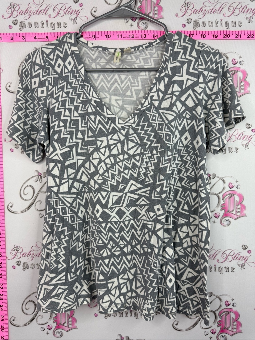 Shannon passero T-shirt Gray Geometric V‑Neck Short Sleeve Tee
